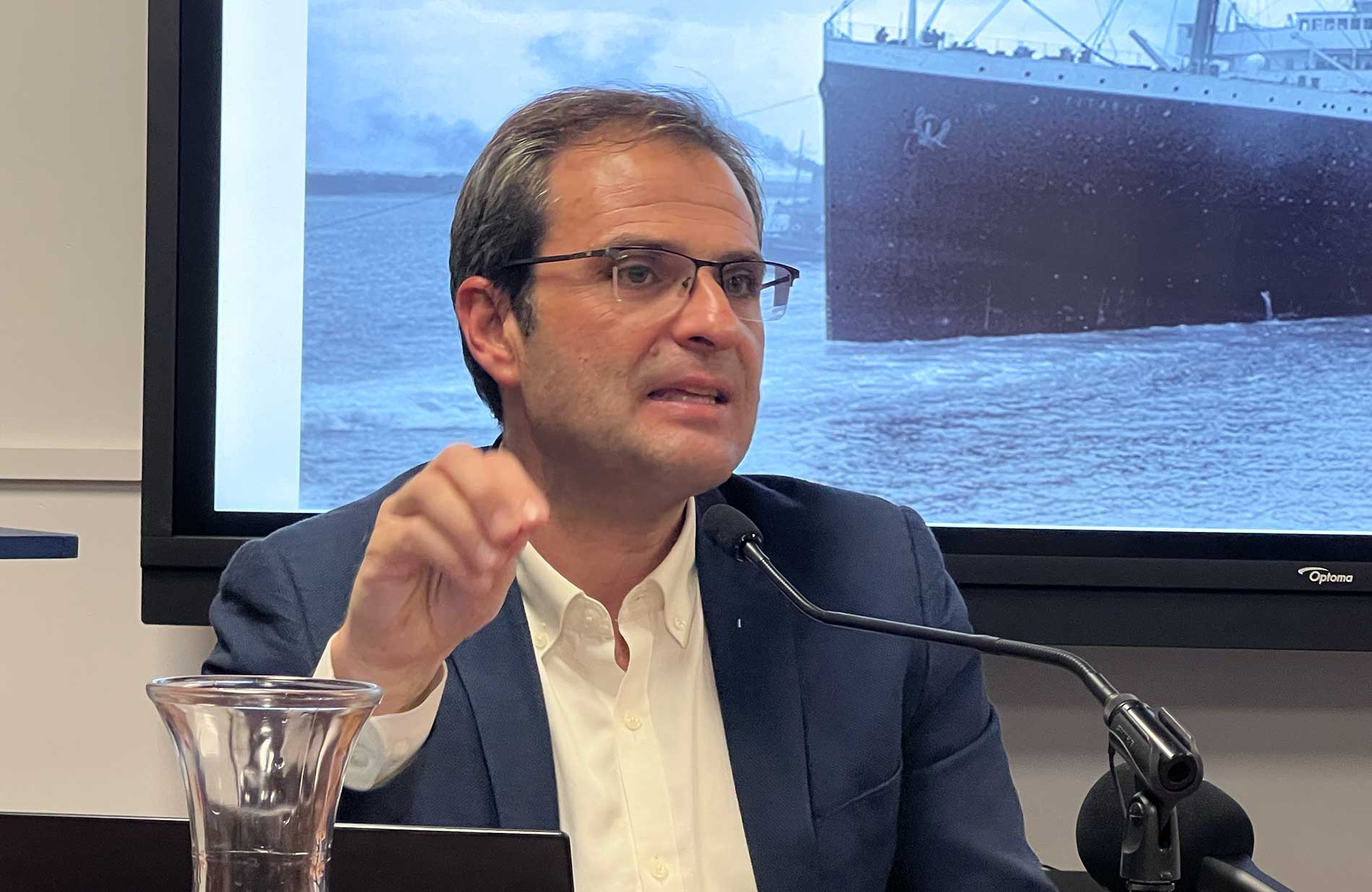 Raúl Flores nous a présenté le rapport FOESSA à Teruel